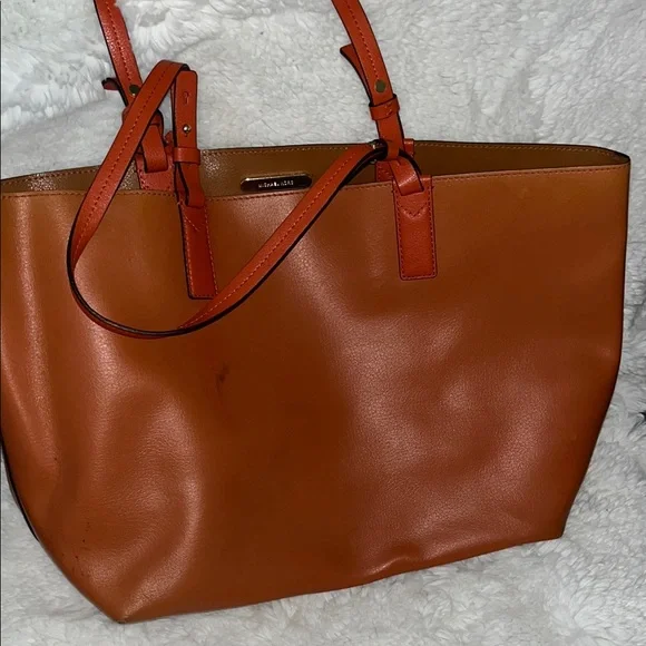 Michael Kors Tan Leather Tote Versatile and Timeless - Picture 2 of 5